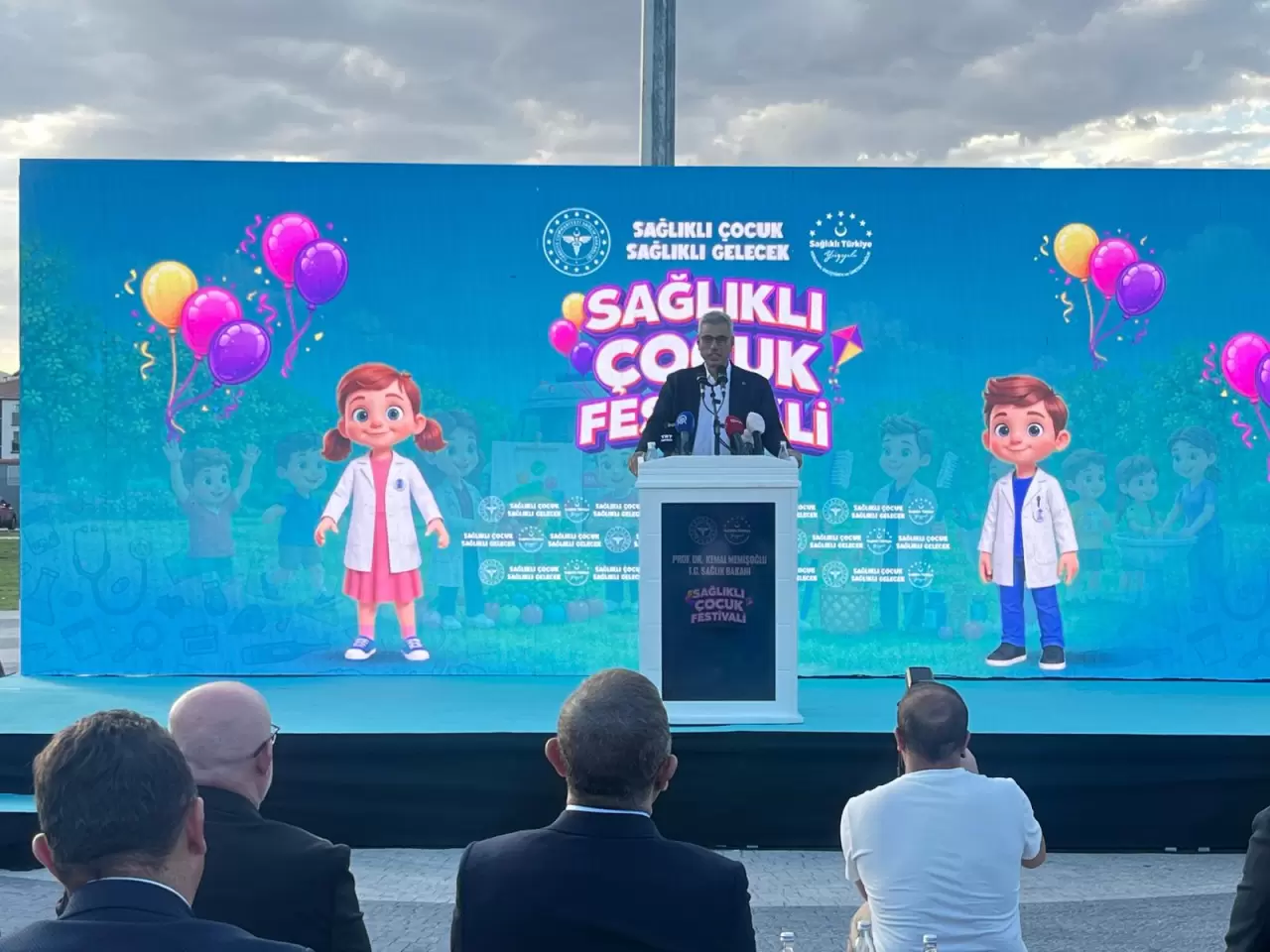Türkiye'de her 3 kişiden 1'i sigara içiyor 3