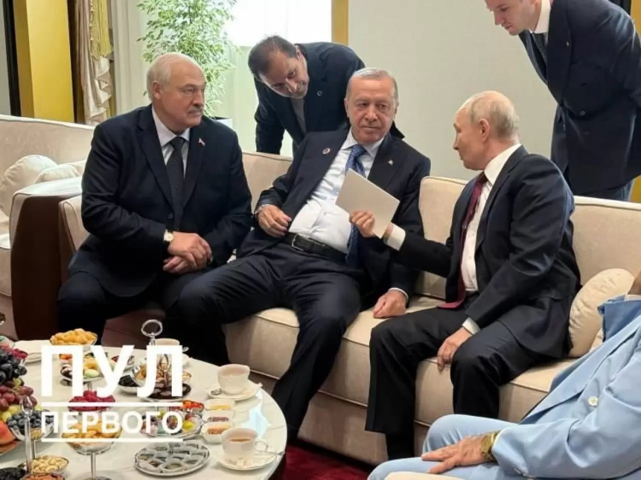 Cumhurbaşkanı Erdoğan'dan Bişkek'te yoğun diplomasi: Putin ve Lukaşenko ile görüştü 9