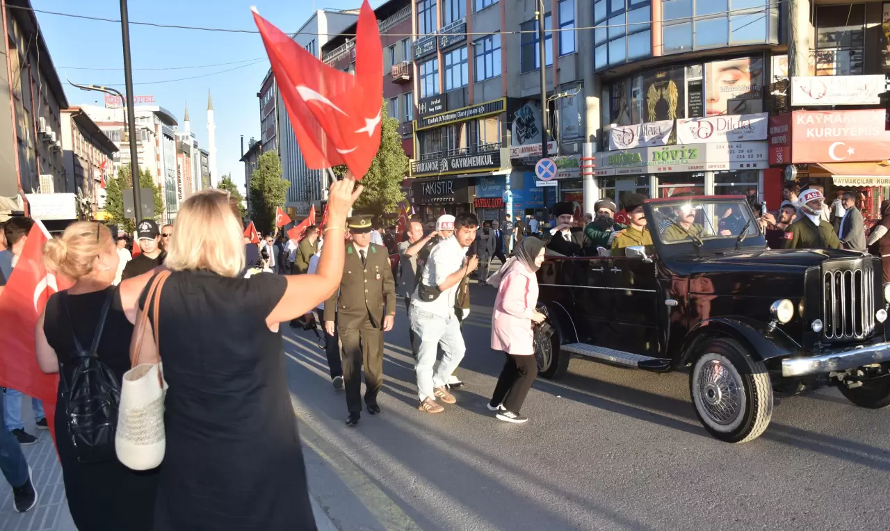 Tarihi gün yeniden yaşandı: Atatürk'ün Sivas'a gelişi canlandırıldı 3