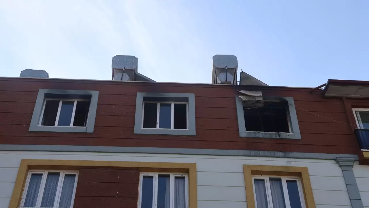 Antakya'da evde çıkan yangın korkuttu! 4
