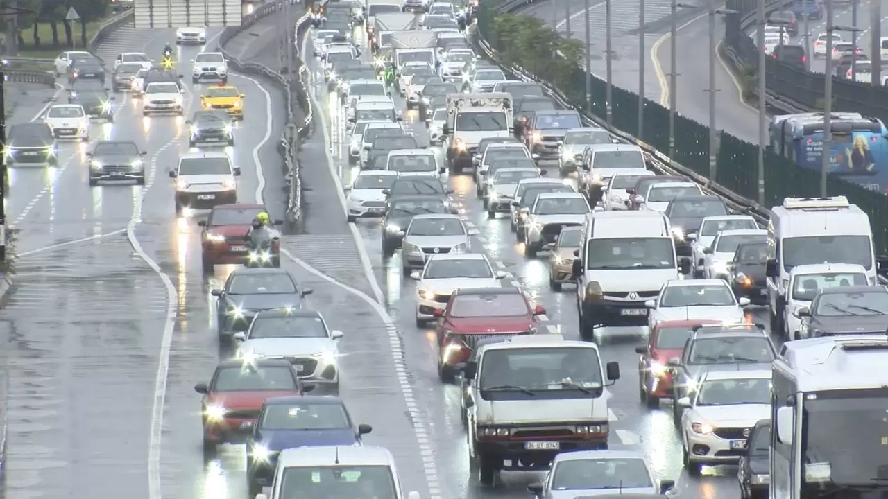 İstanbul’da sabah trafiği kilitlendi 3