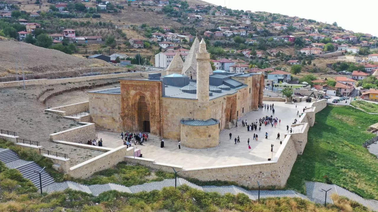 Divriği Ulu Camii’ne ziyaretçi akını: 9 ayda 400 bin kişi 2