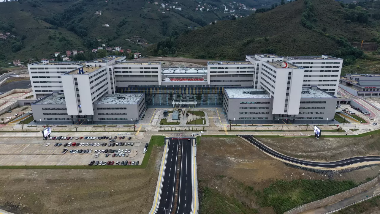 1200 yataklı Şehir Hastanesi hasta kabulüne başladı 10