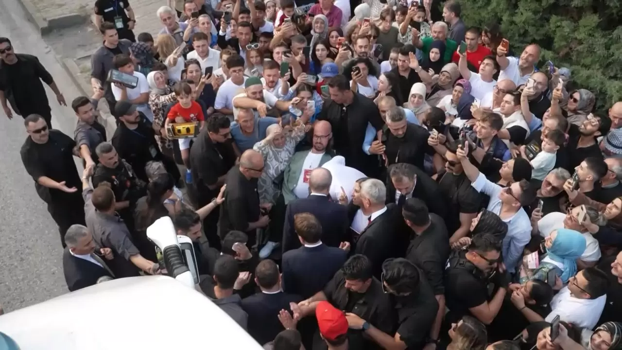 Cumhurbaşkanı Erdoğan engelli genci duygulandırdı 1
