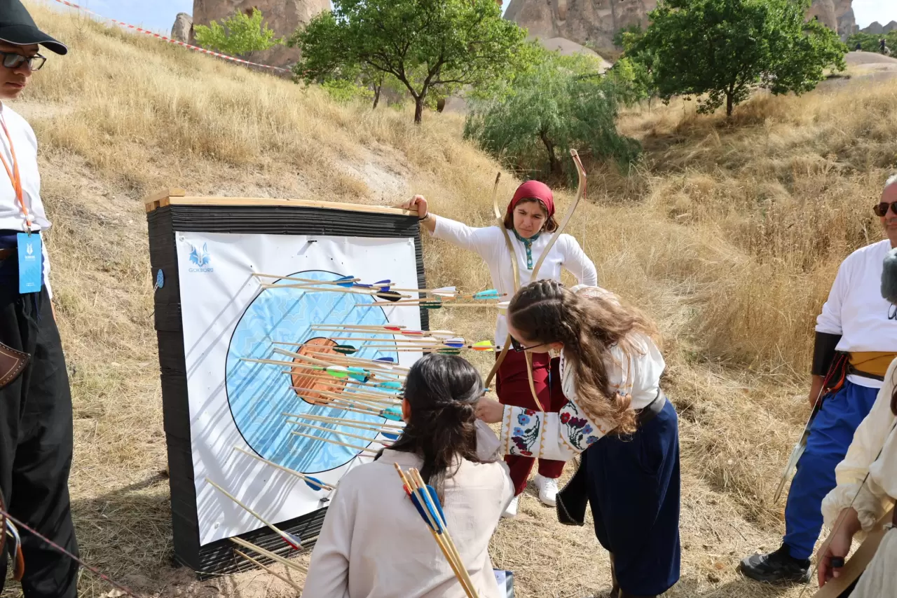 Kapadokya’da oklar hedefe uçtu! 5