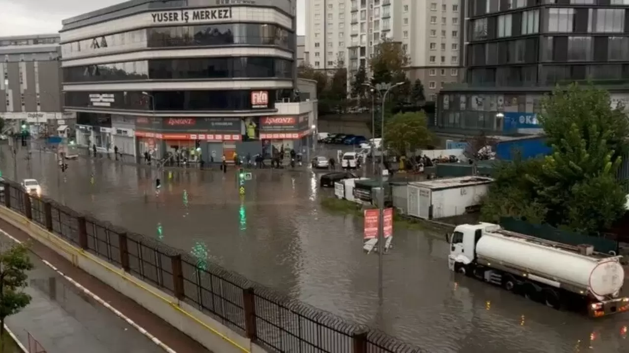Batıda aşırı sağanak, Doğuda çamur yağmuru! 5
