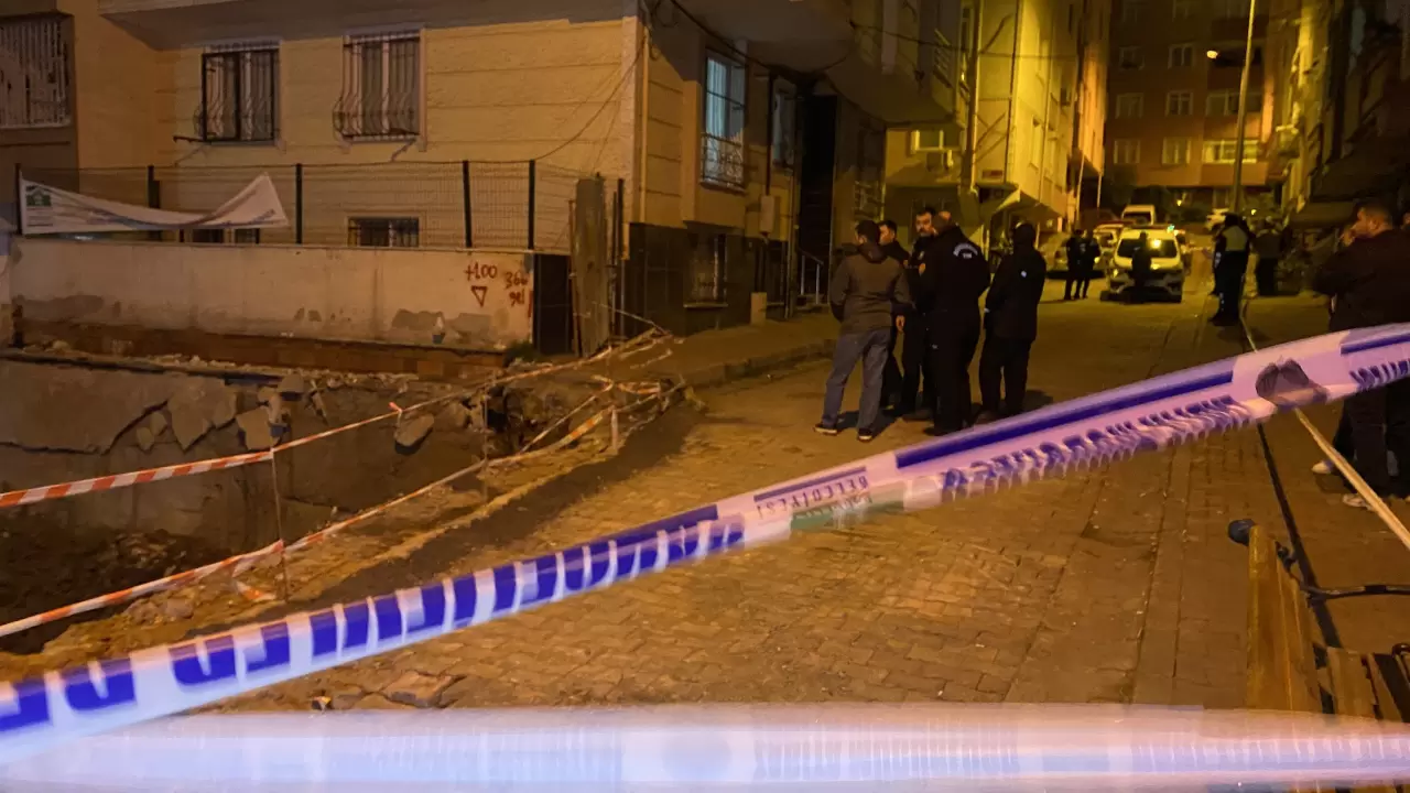 Bahçelievler’de inşaatın istinat duvarı yıkıldı 3