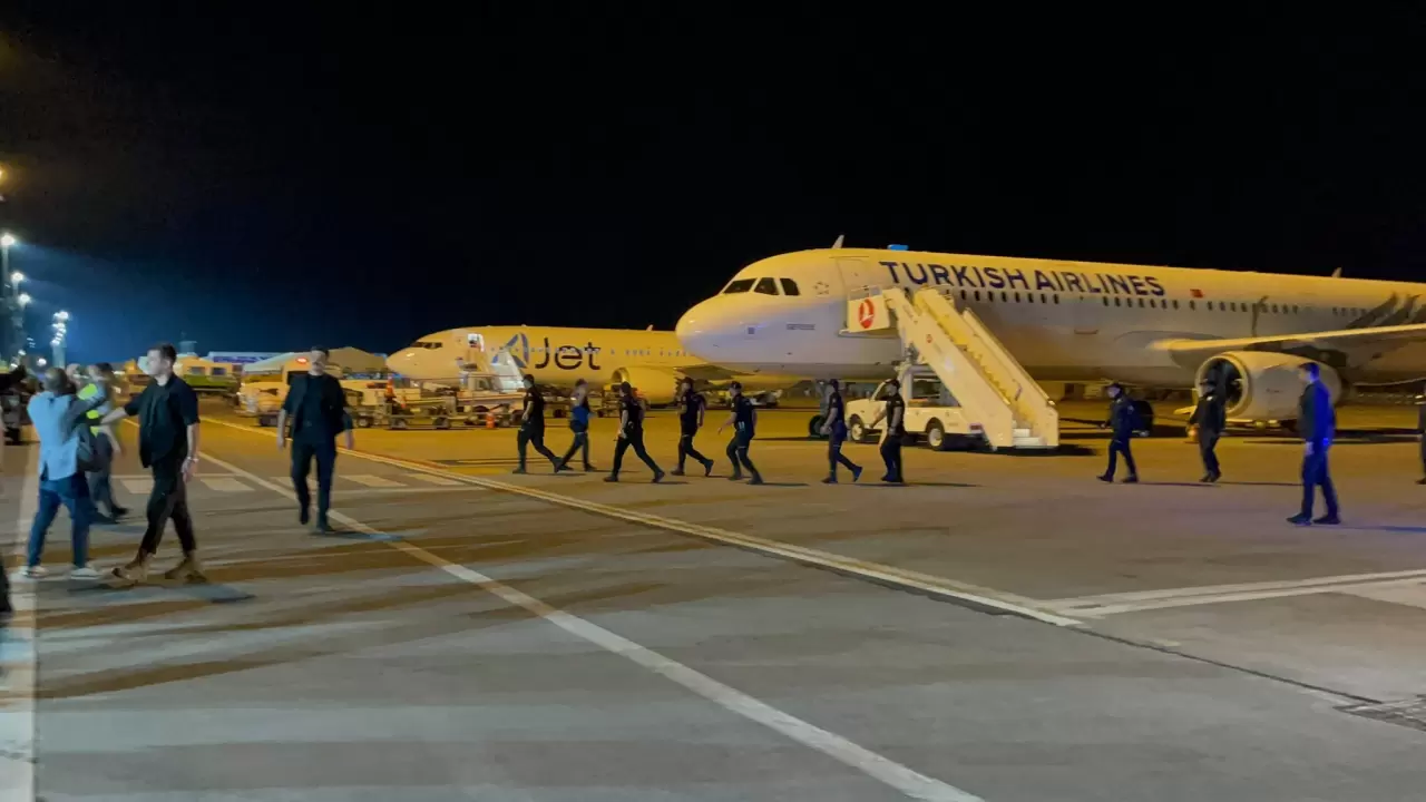 Şanlıurfa'ya gelen uçakta bomba alarmı 12