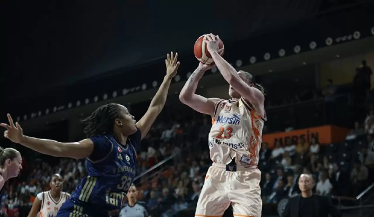 Şampiyon Fenerbahçe Tarfin, kupasını aldı 16