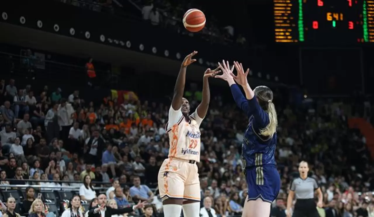 Şampiyon Fenerbahçe Tarfin, kupasını aldı 17
