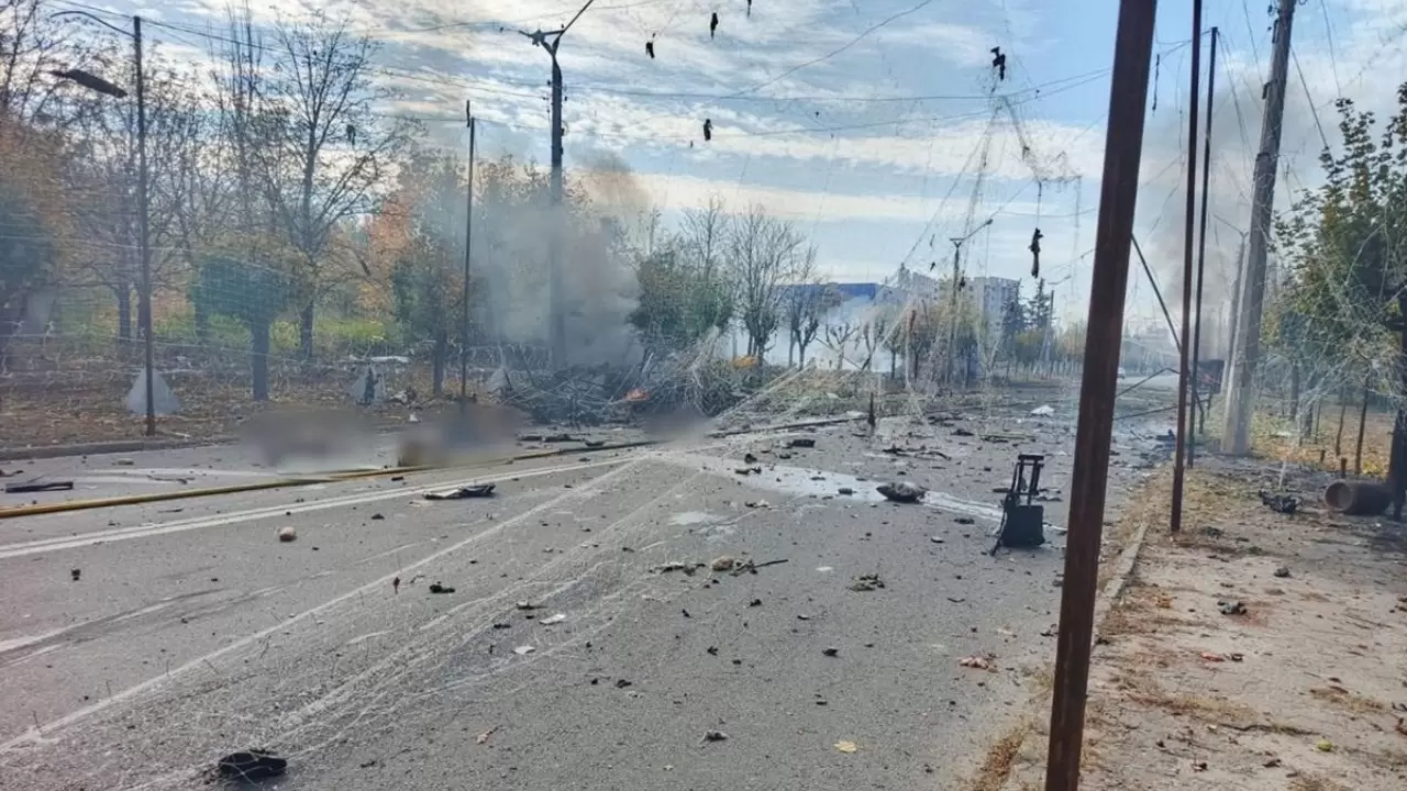 Füze otobüs durağına isabet etti, 12 ölü! 2