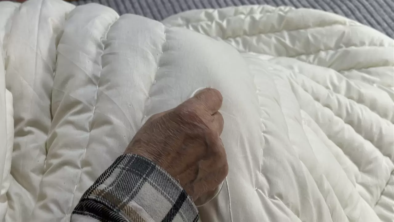 92 yaşındaki “Yastıkçı Dede” 70 yıldır mesleğini sürdürüyor! 6