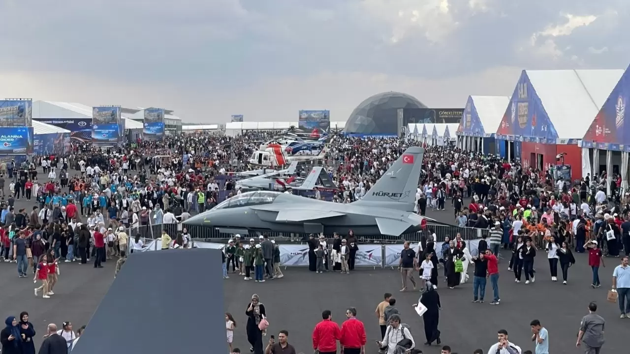 Şanlıurfa’da yağmura rağmen TEKNOFEST’e ziyaretçi akını 3
