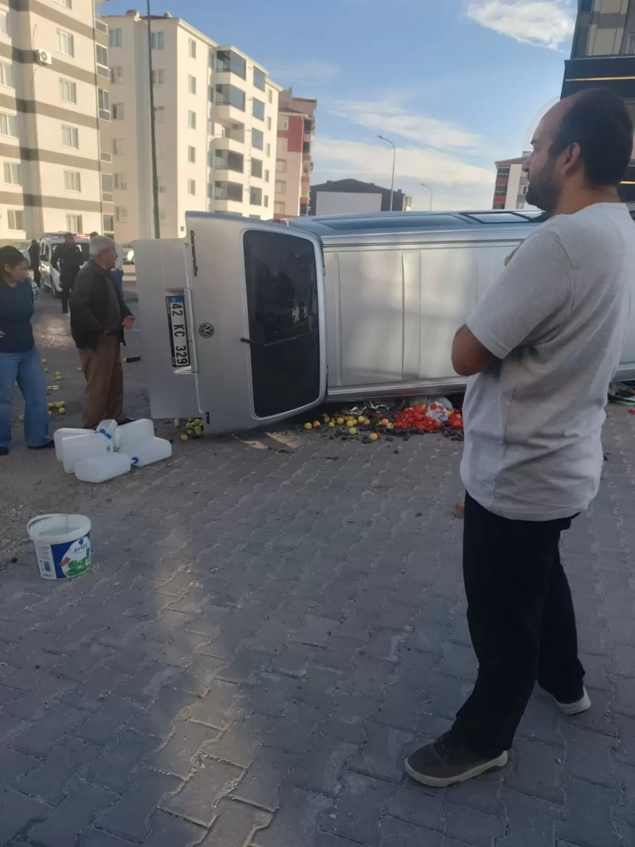 Eskişehir’de otomobille çarpışan minibüs yan yattı: 5 kişi yaralandı 5