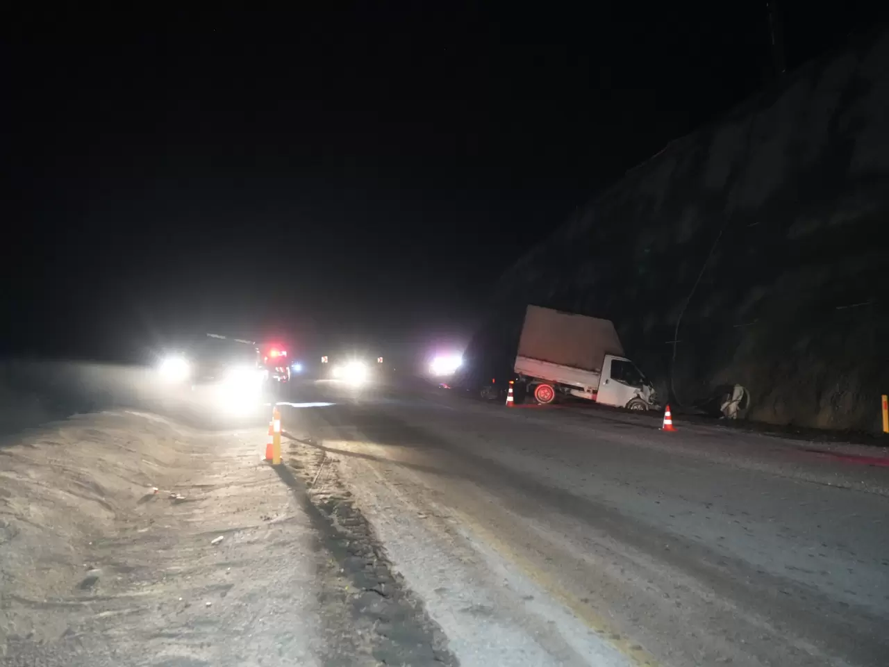 Kastamonu'da 2 kamyonet çarpıştı 6