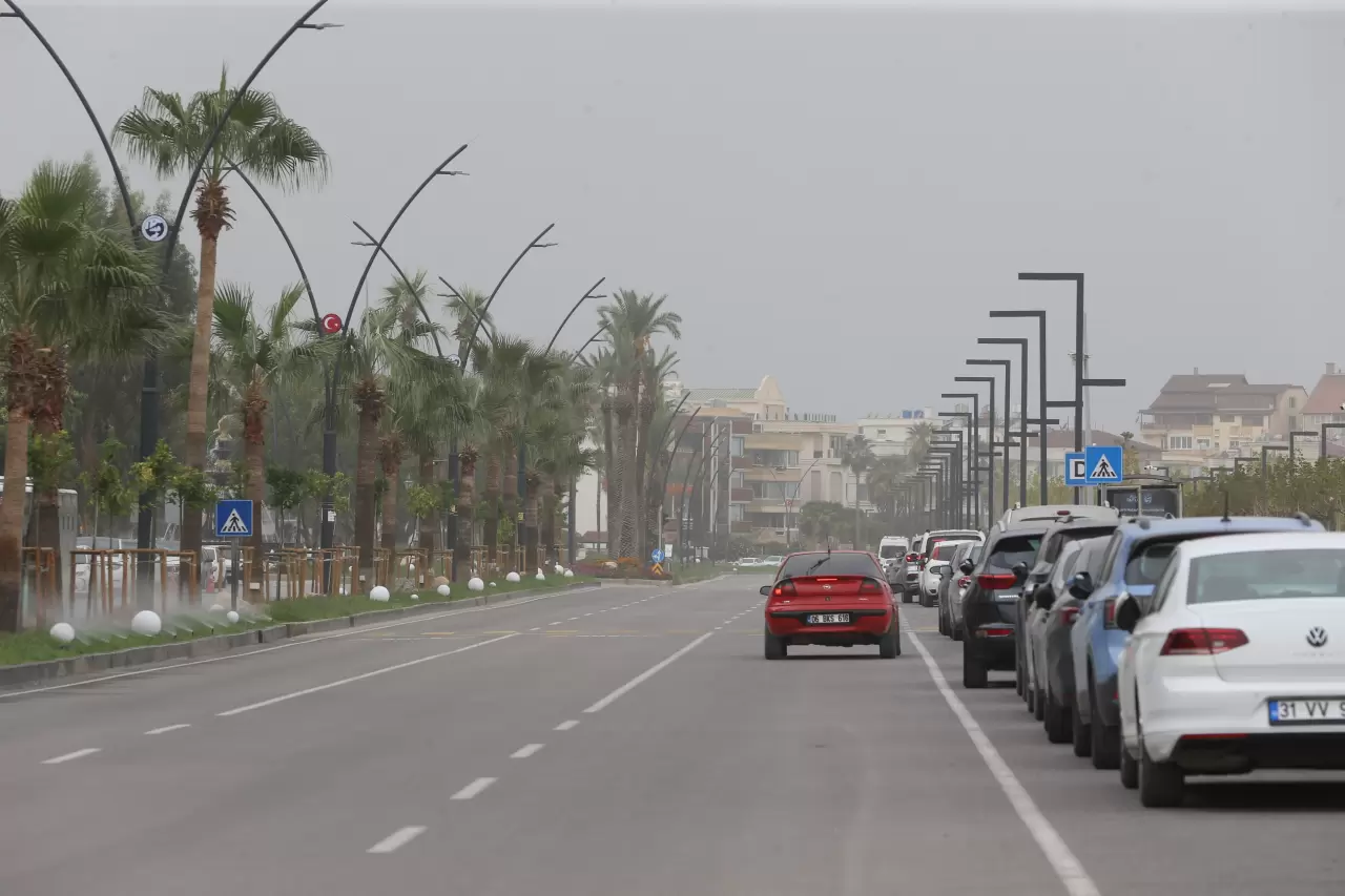 Hatay’da toz taşınımı etkili oluyor: Görüş mesafesi düştü 3