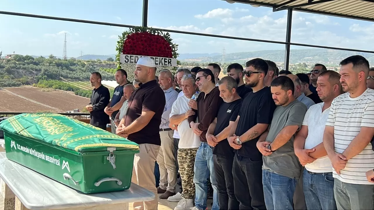 Atilla Taş evlat acısıyla yıkıldı! 4