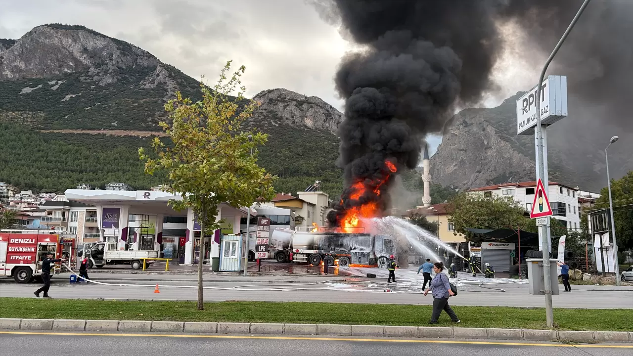 Denizli'de akaryakıt istasyonunda korkutan yangın! 1