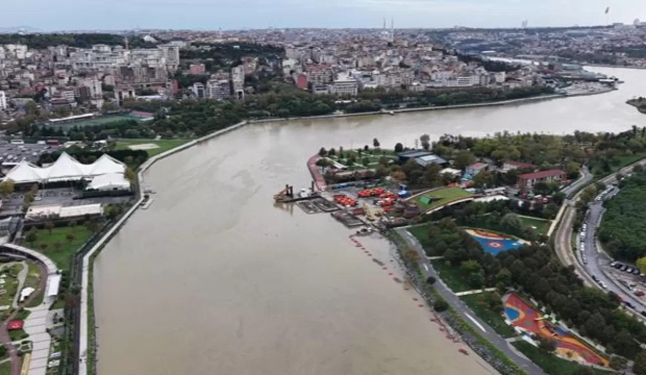 Çamurlu sular Haliç'i kapladı 4