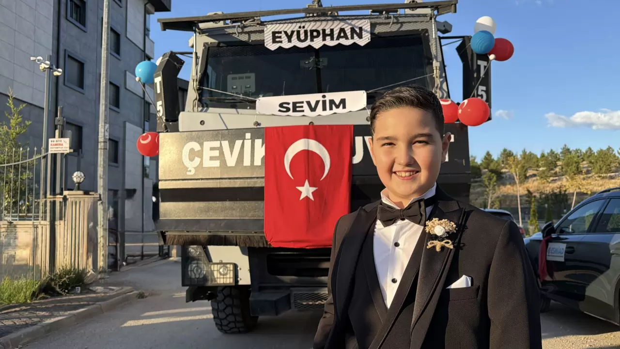Babasının adının verildiği TOMA sünnet arabası oldu! 1