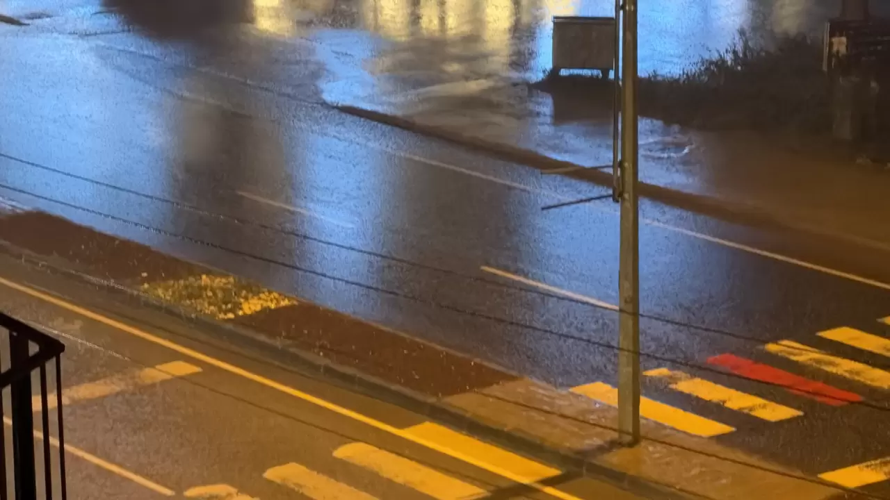 Düzce'de gökyüzünde gece yarısı şimşek şöleni 7