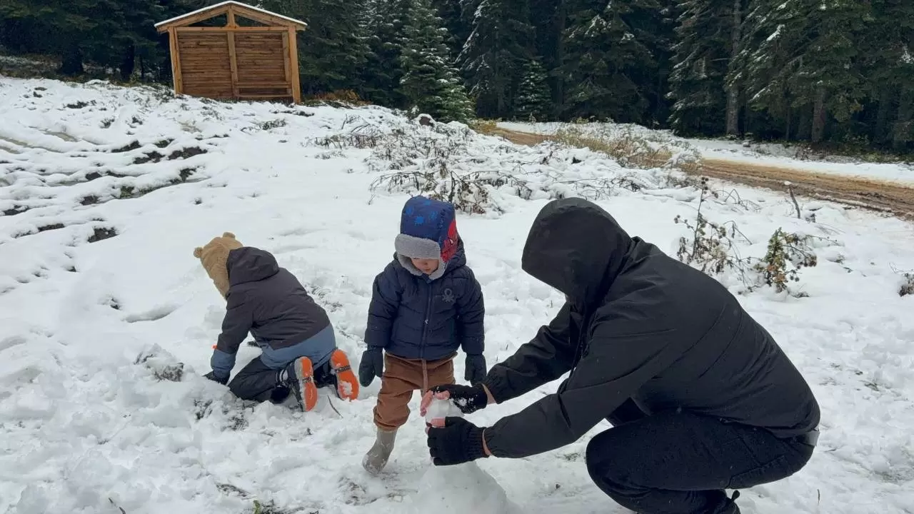Mantar toplamaya giden vatandaşlara kar sürprizi 6