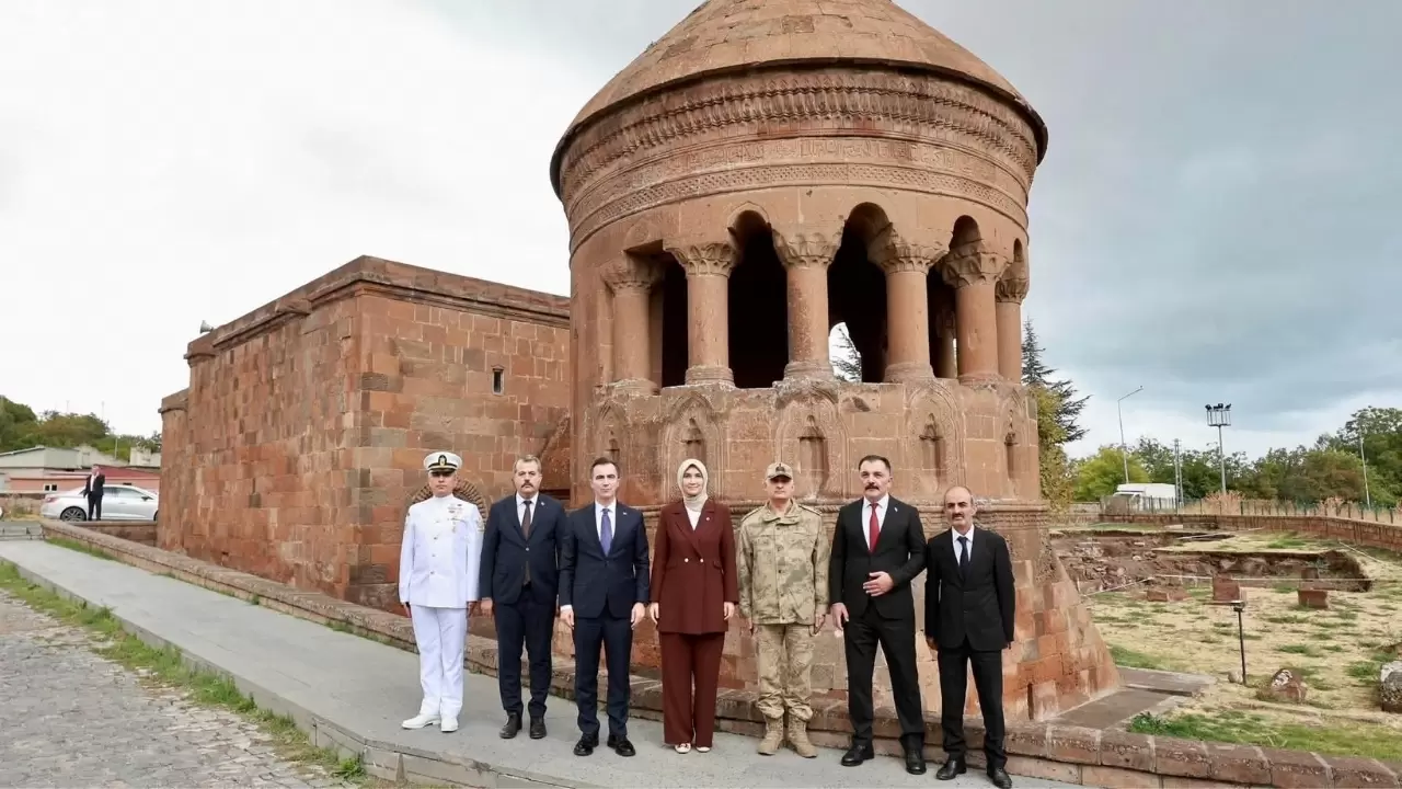 Bakan Yardımcısı Yiğitbaşı Ahlat'ta ecdadı yad etti! 1