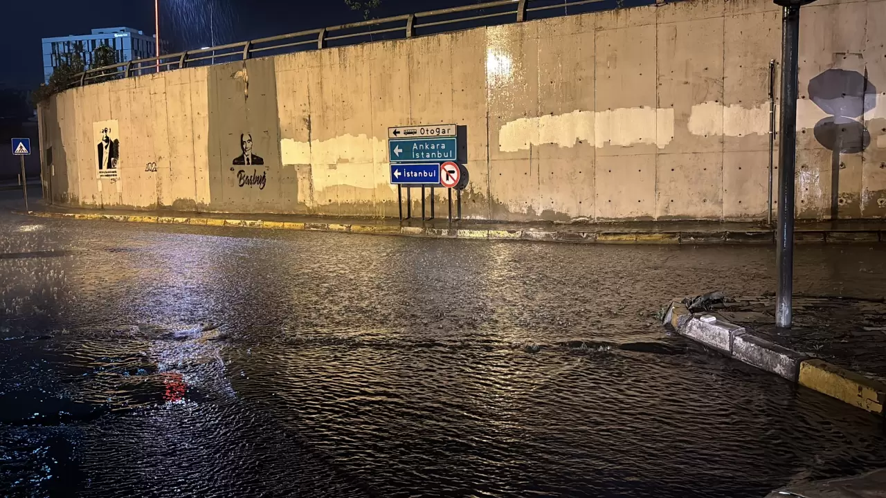 Bolu'yu sağanak vurdu: Alt geçitler göle döndü 4