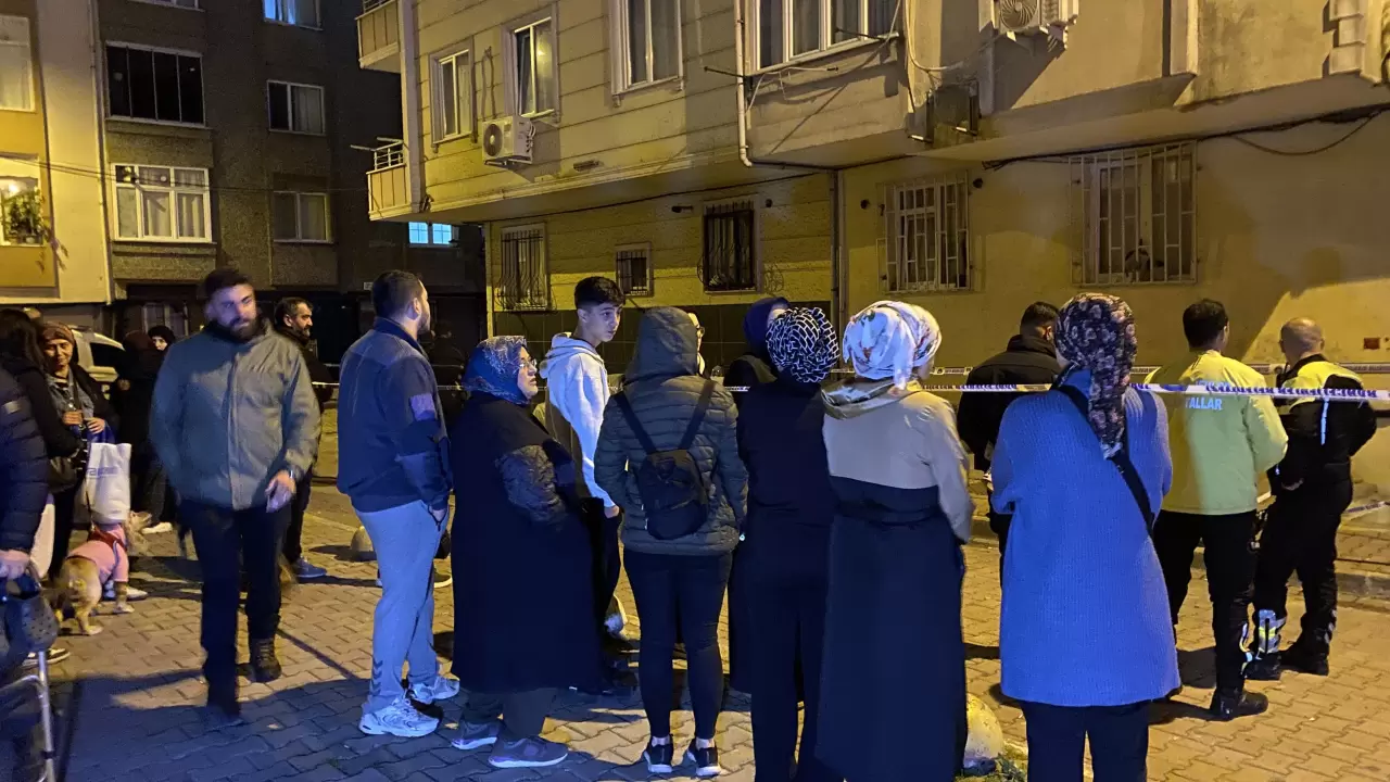 Bahçelievler’de inşaatın istinat duvarı yıkıldı 6