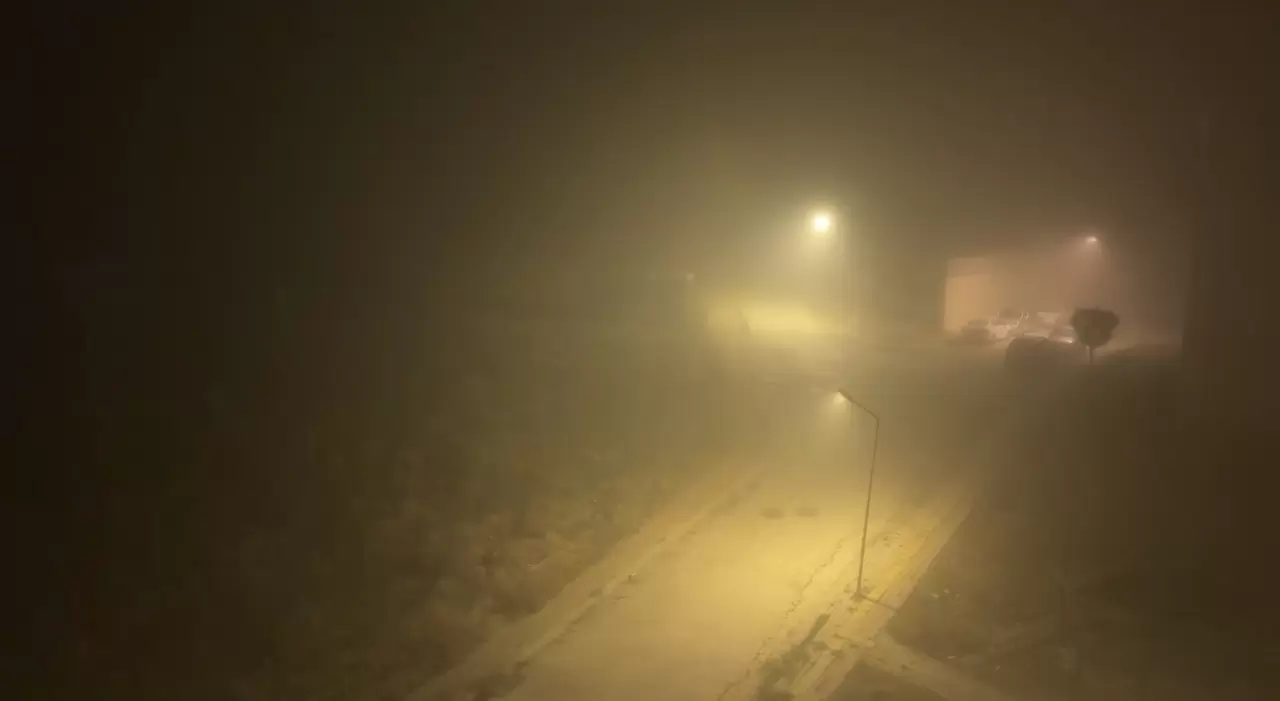 Zirve beyaza büründü, şehir sise gömüldü 3