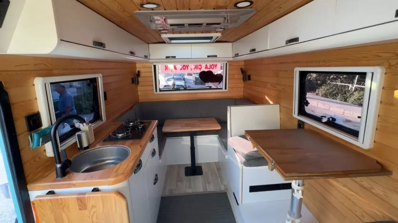 3 yıl uğraşıp Magirus minibüsü gelin arabası yaptı! 4