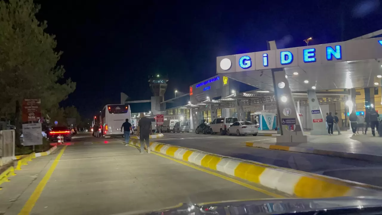 Şanlıurfa'ya gelen uçakta bomba alarmı 10