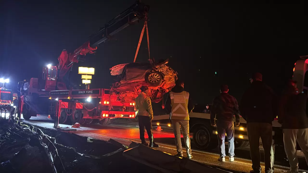 Gece saatlerinde kaza yaptılar 8
