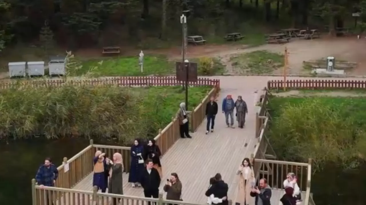 Bolu Gölcük Tabiat Parkı’nda sonbahar renkleri dronla görüntülendi 4