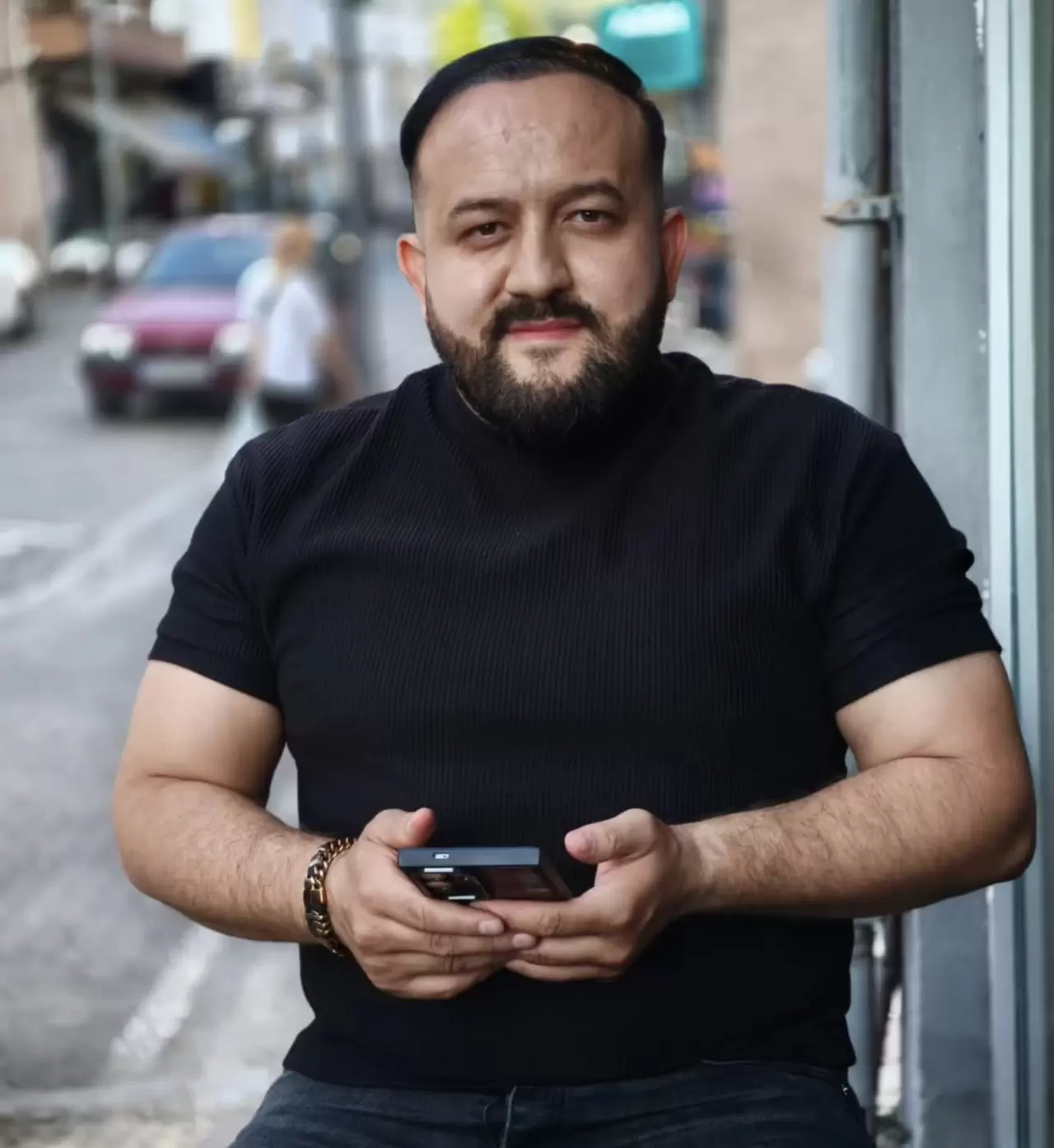 Genç berber ensesinden vurularak katledildi 4