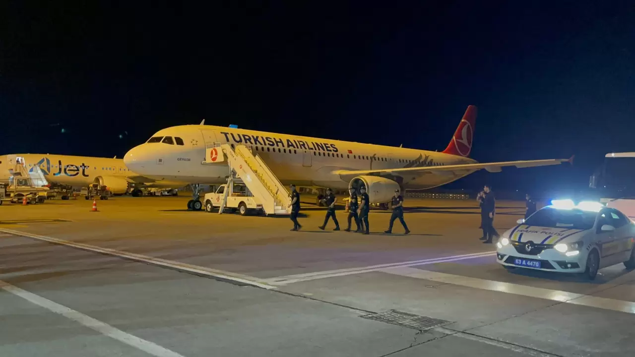 Şanlıurfa'ya gelen uçakta bomba alarmı 15