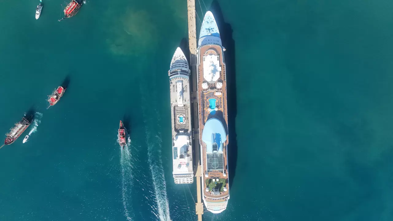 Alanya Limanı’na çifte dev ziyaret 11