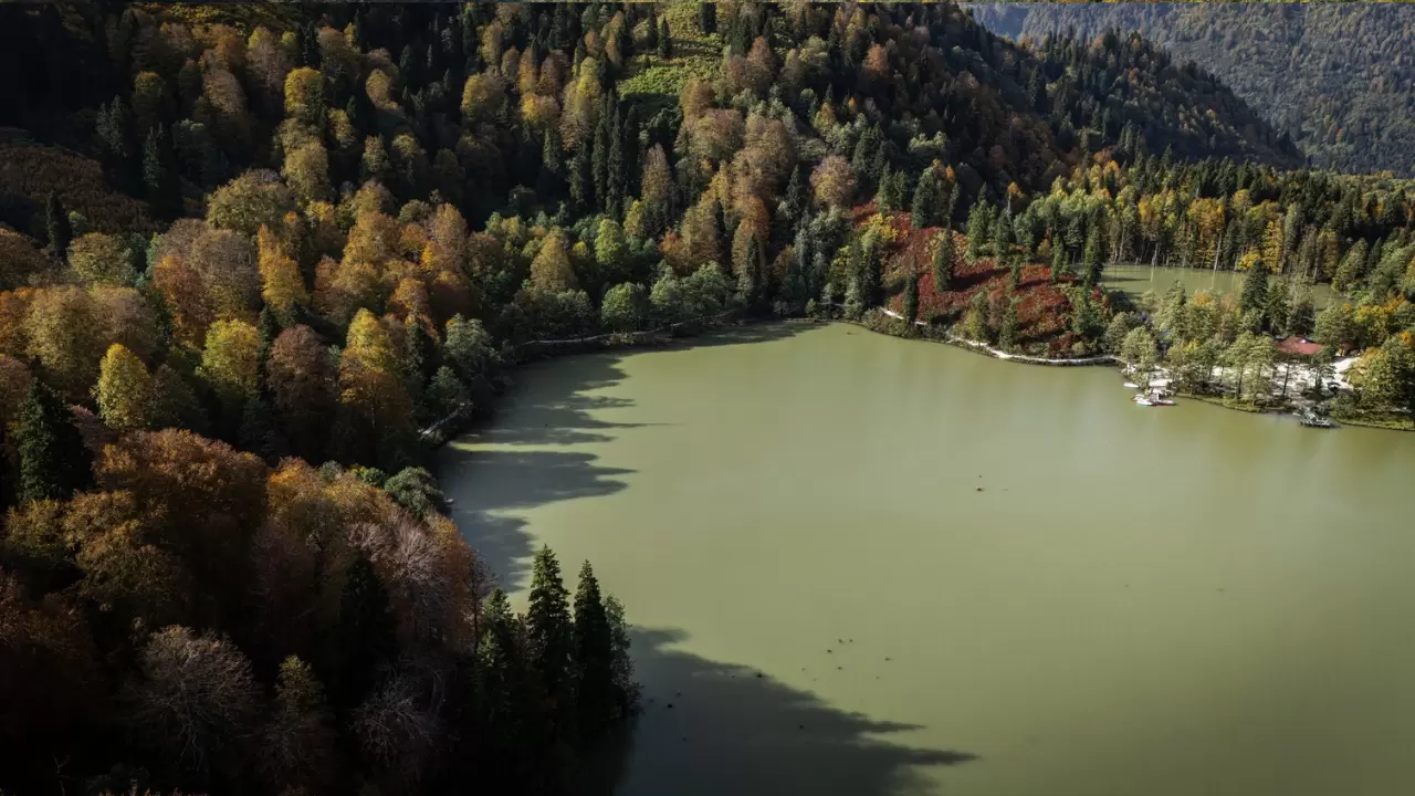 Artvin Borçka Karagöl’de sonbahar renkleri dronla görüntülendi 2