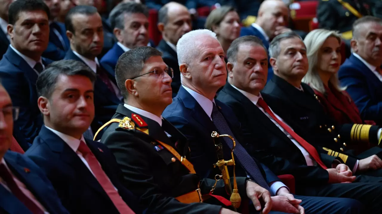 İstanbul’da 29 Ekim Cumhuriyet Bayramı coşkusu: Vali Gül’den gençlere mesaj 8