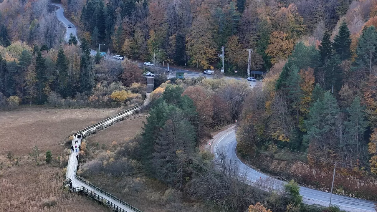 Abant Gölü'nde sonbahar şöleni! Tatilciler akın etti 6