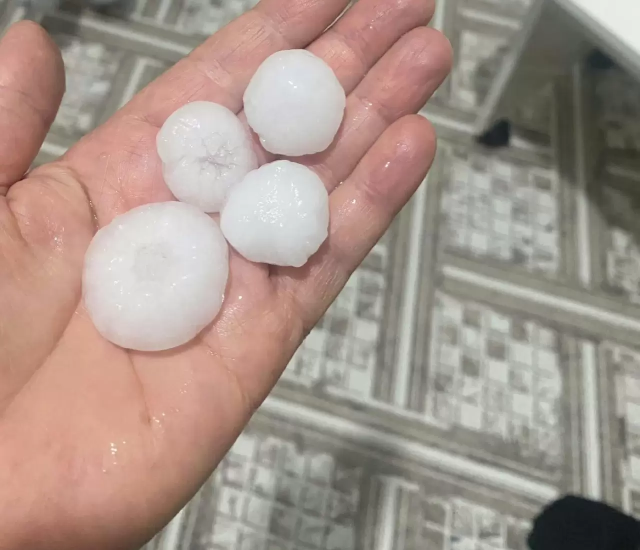 Hatay'da ceviz büyüklüğünde dolu yağdı 6