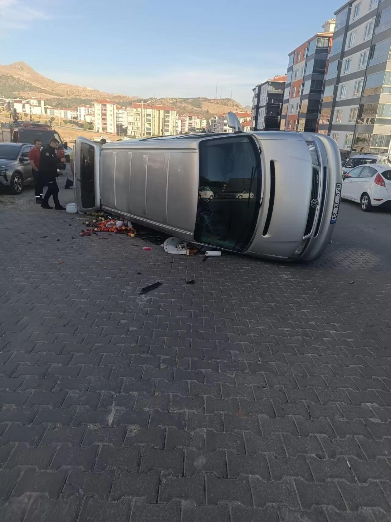 Eskişehir’de otomobille çarpışan minibüs yan yattı: 5 kişi yaralandı 1