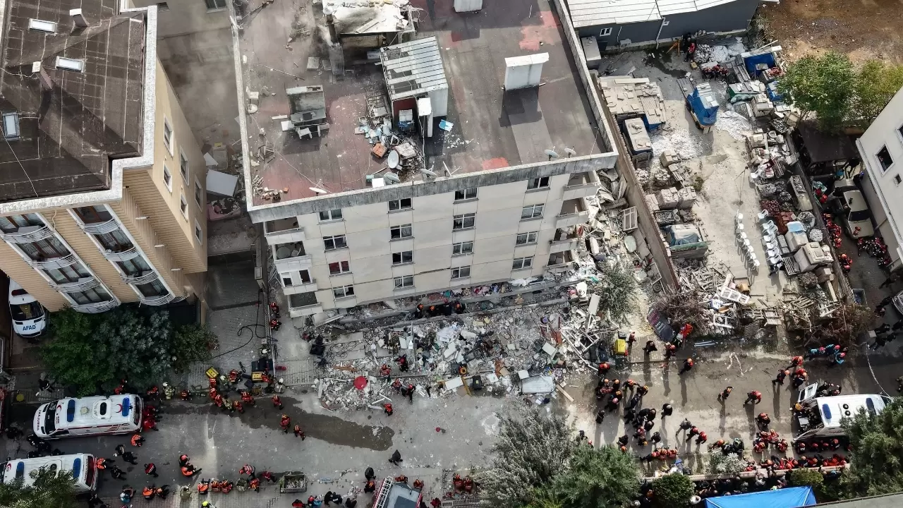 Maltepe'de enkaz altında arama sürerken çarpıcı iddia 8
