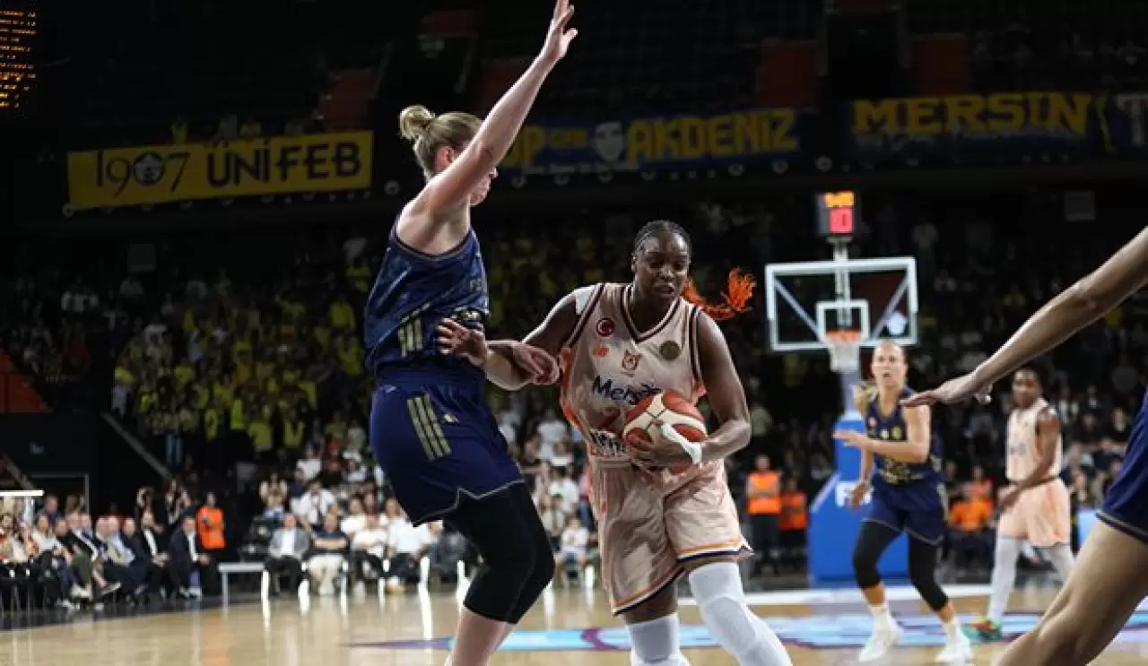 Şampiyon Fenerbahçe Tarfin, kupasını aldı 18