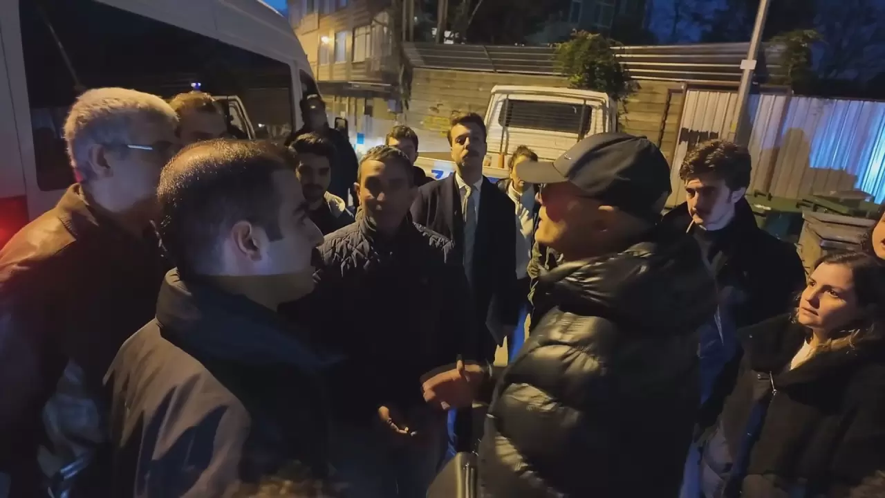 Kolonları çatlayan 3 bina bina boşaltılıyor 1