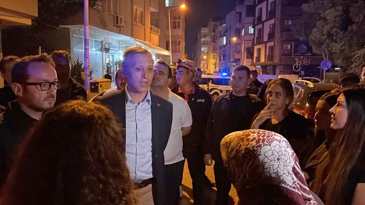 Mersin’de korkutan çökme: 3 katlı bina boşaltıldı 6