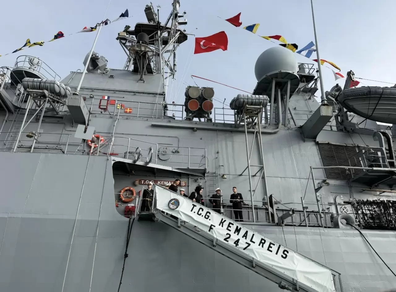 TCG Kemalreis’e Cumhuriyet Bayramı yoğunluğu: Ziyaretçiler uzun kuyruklar oluşturdu 2