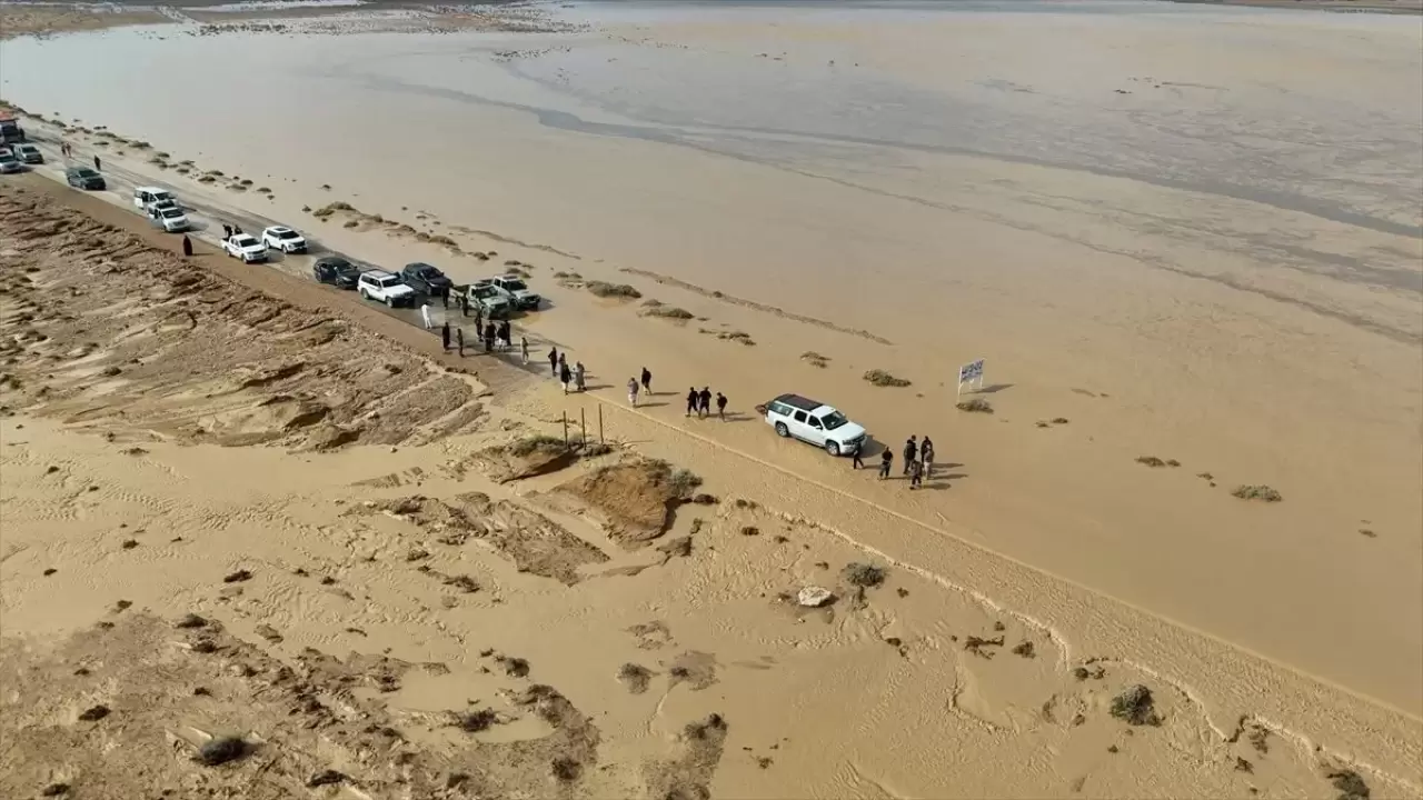 Suriye’de köprü çöktü, yollar kapandı 3