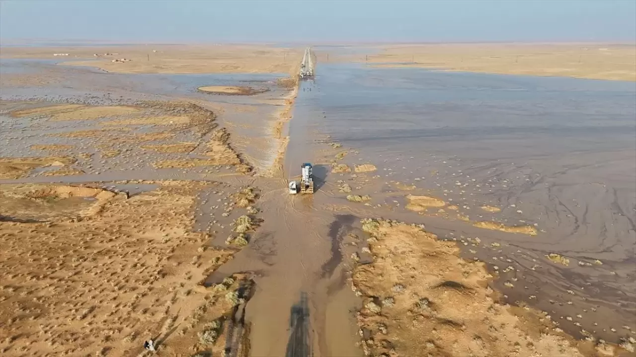 Suriye’de köprü çöktü, yollar kapandı 2