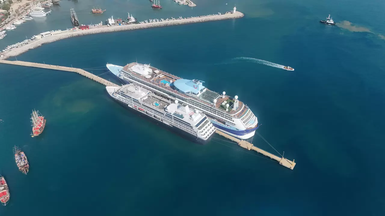 Alanya Limanı’na çifte dev ziyaret 14